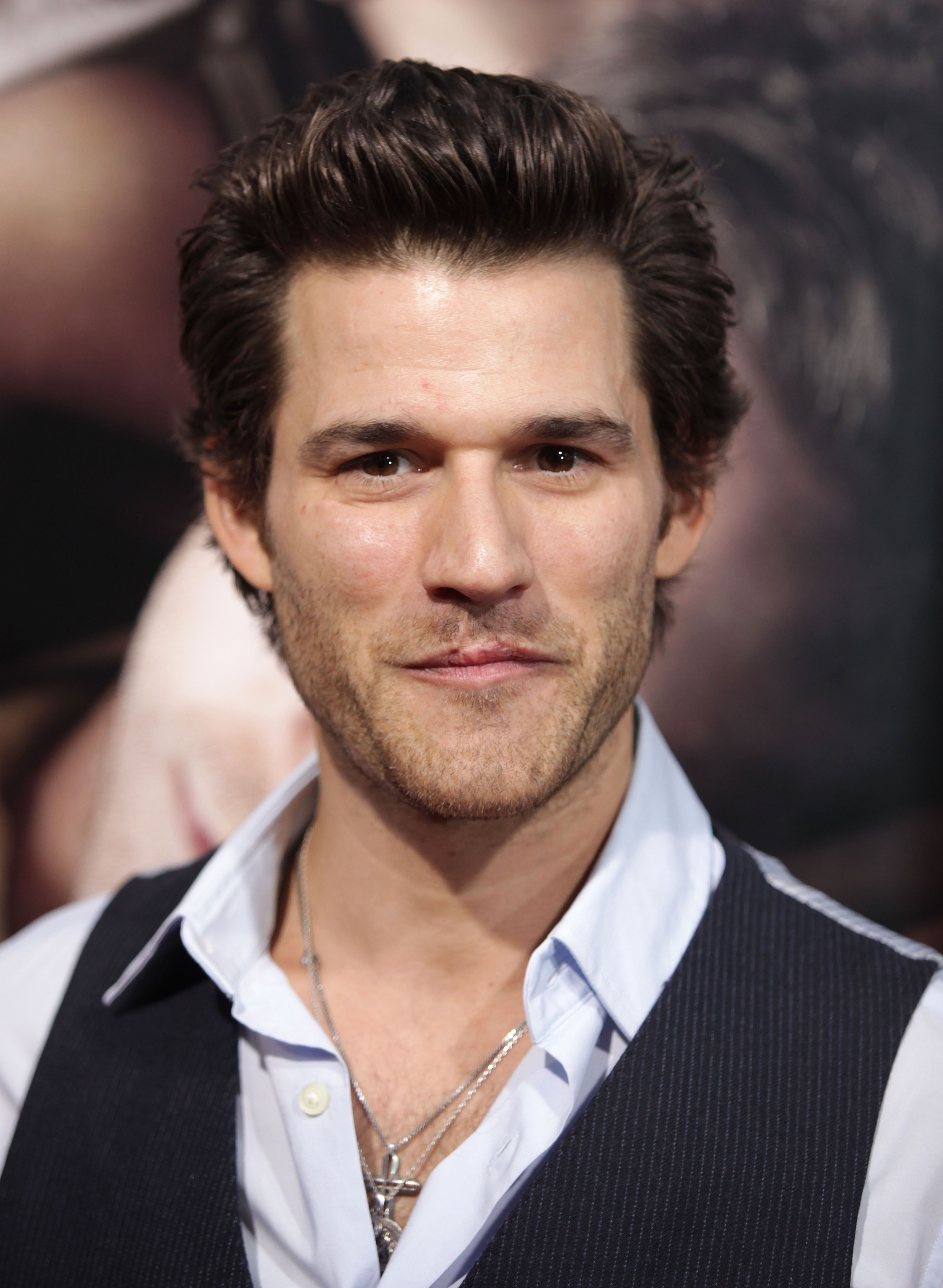 How tall is Johnny Whitworth?